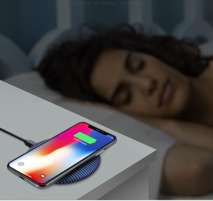 Бездротова QI зарядка з гумою для Apple iPhone - синьо-срібна